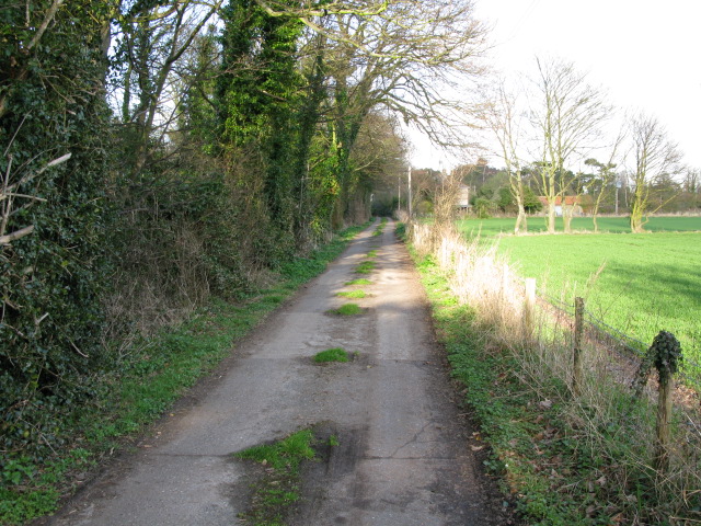 View along farm track towards Sandown Road