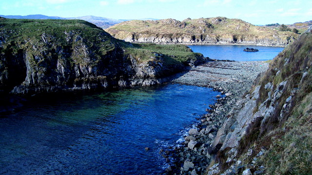 Inlet at Carntullagh Head