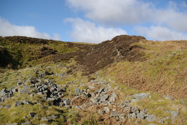 Ruined foundations at the site of the... © Leslie Barrie cc-by-sa/2.0 ...