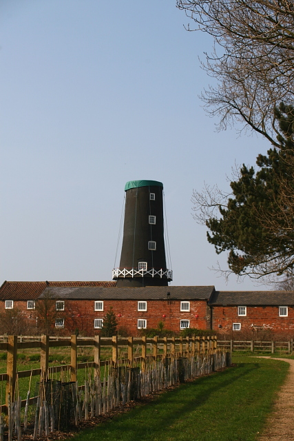 Skidby Windmill during cap restoration