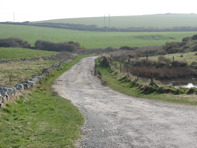 Access road linking the Cemlyn car park with the Tregele road