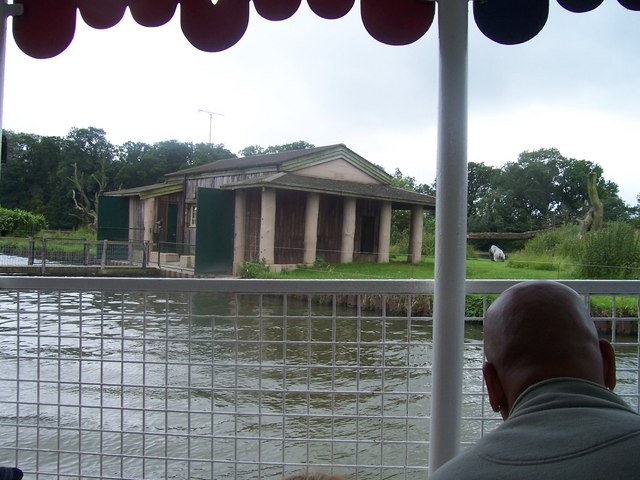 Longleat : Gorilla Island & Half Mile... © Lewis Clarke :: Geograph ...