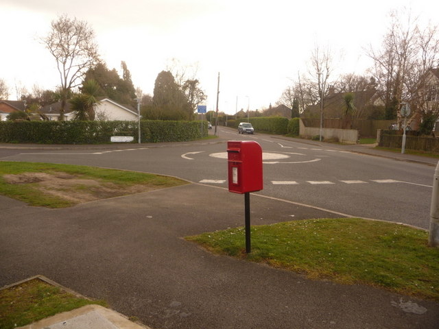Verwood: postbox № BH31 164, Dewlands Road