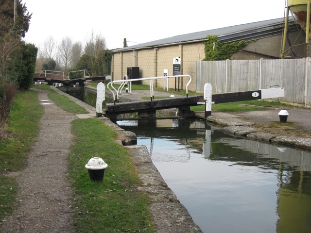 Aylesbury Arm of the Grand Union Canal – Lock No 1