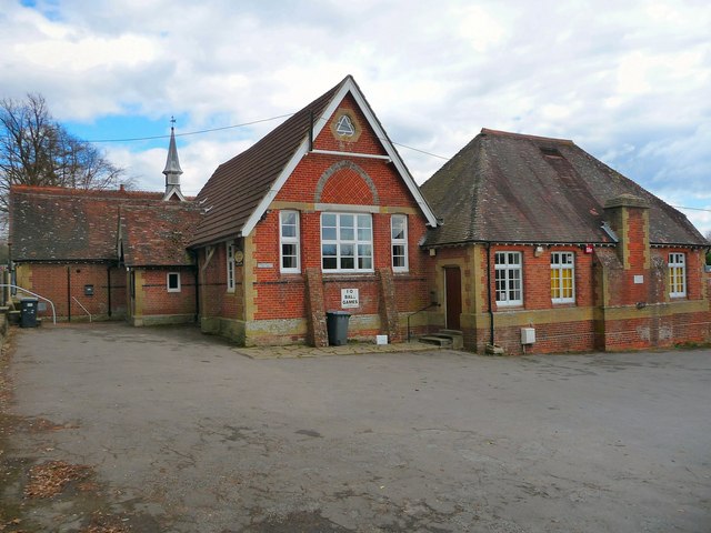 Shedfield - Reading Room And Social Club © Chris Talbot cc-by-sa/2.0 ...