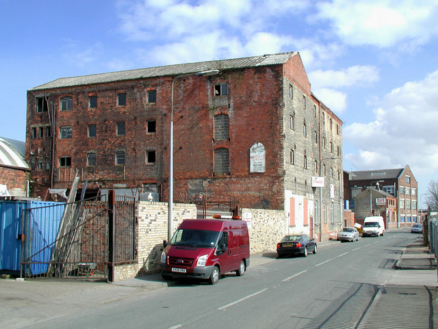 Cannabis factory for sale © Paul Glazzard cc-by-sa/2.0 :: Geograph ...