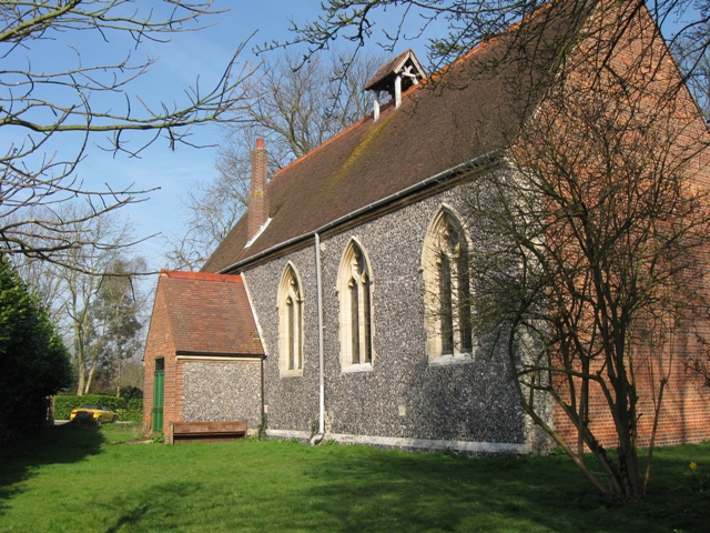 St Cross, Wilstone – South Side with South Porch