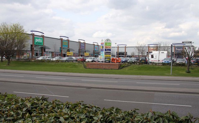 Fairacres Retail Park in Abingdon © Steve Daniels :: Geograph Britain ...