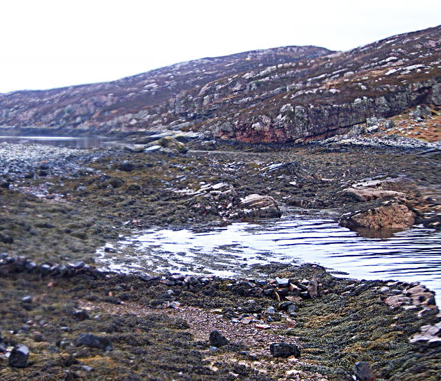 Low-tide connection between Eilean Meadhonach and Eilean Mor