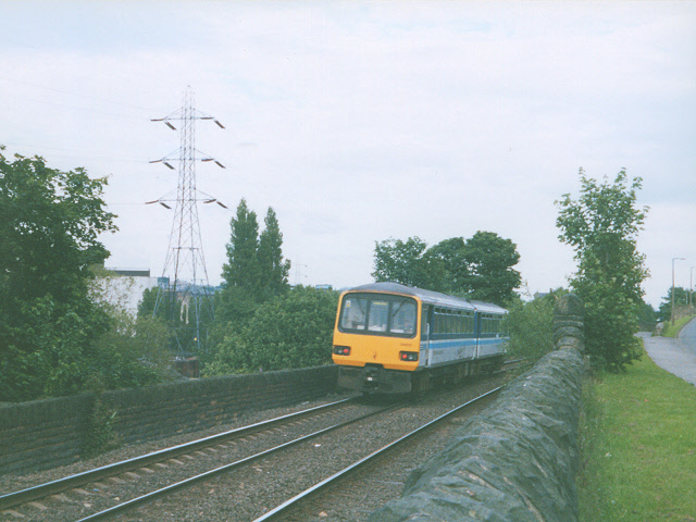 Railway parallel to Lillands Lane, Brighouse