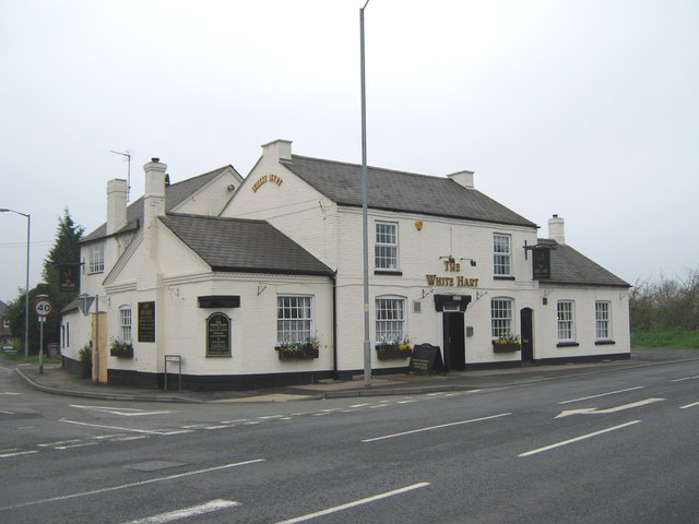 The White Hart, Fernhill Heath © Roy Hughes :: Geograph Britain and Ireland