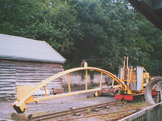 Narrow-gauge railway crane