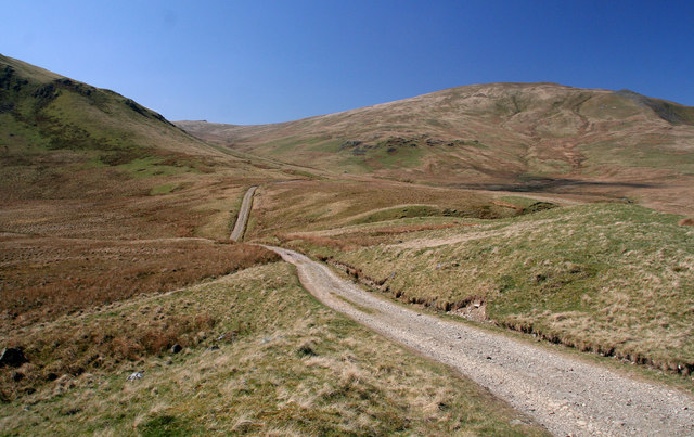 Old Coach Road © Peter McDermott cc-by-sa/ :: Geograph Britain and  Ireland