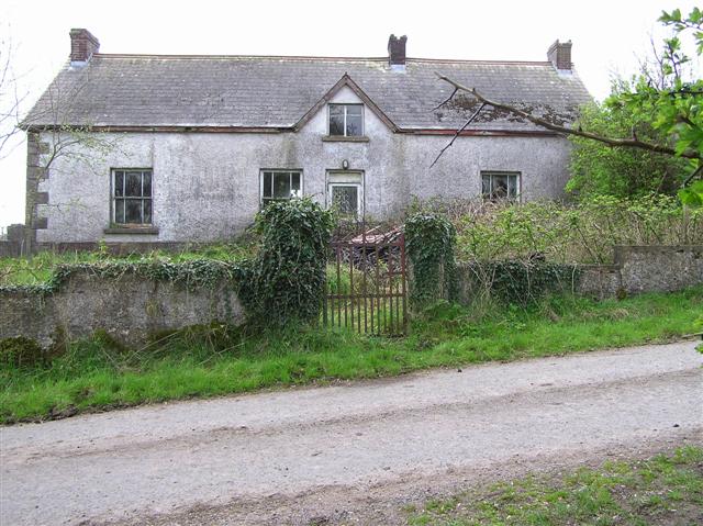 Derelict house at Keady (C) Kenneth Allen :: Geograph Ireland