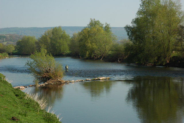 Fly fishing on the River Usk © Philip Halling cc-by-sa/2.0 :: Geograph Britain and Ireland