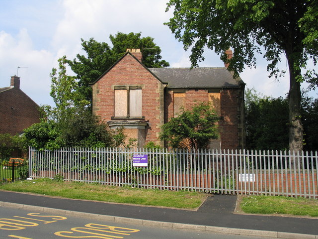 Derelict House on the corner of the former Tindale Crescent Hospital site