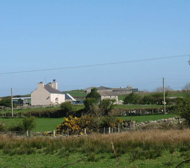 Foel Bach and Foel Fawr Farms © Eric Jones cc-by-sa/2.0 :: Geograph ...