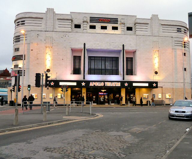 Manchester Apollo © Gerald England :: Geograph Britain and Ireland