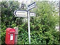 GR letterbox and sign, west of Rhydwen