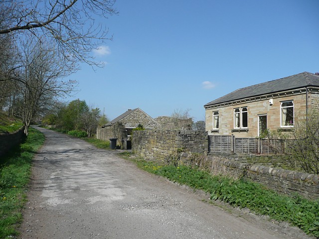 Station Lane, Shepley © Humphrey Bolton cc-by-sa/2.0 :: Geograph ...