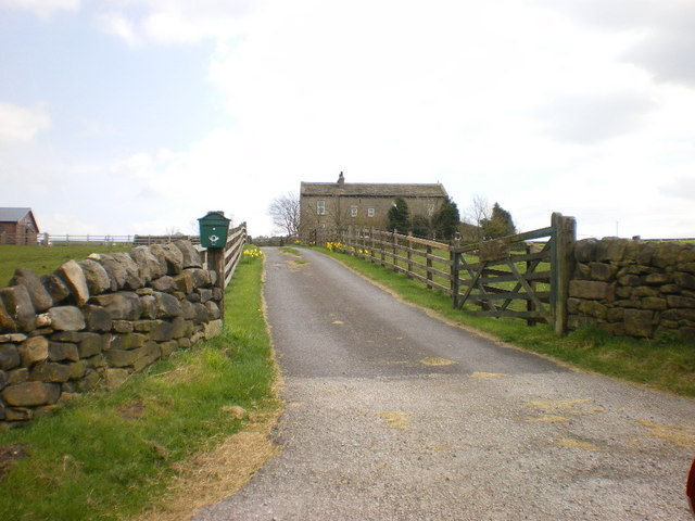 Road to Catherine Slack Farm © Alexander P Kapp cc-by-sa/2.0 ...