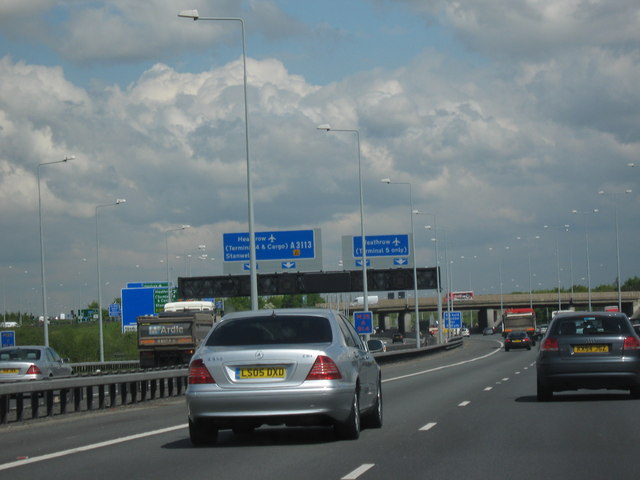 M25 Clockwise. Junction 14 Slip Road to Heathrow Running Alongside Motorway