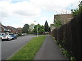 Approaching the cut through from Brook Gardens to Far Meadow Way