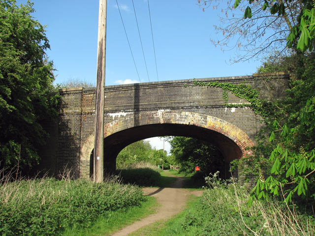 The Weavers Way by Aylsham North railway... © Evelyn Simak cc-by-sa/2.0 ...