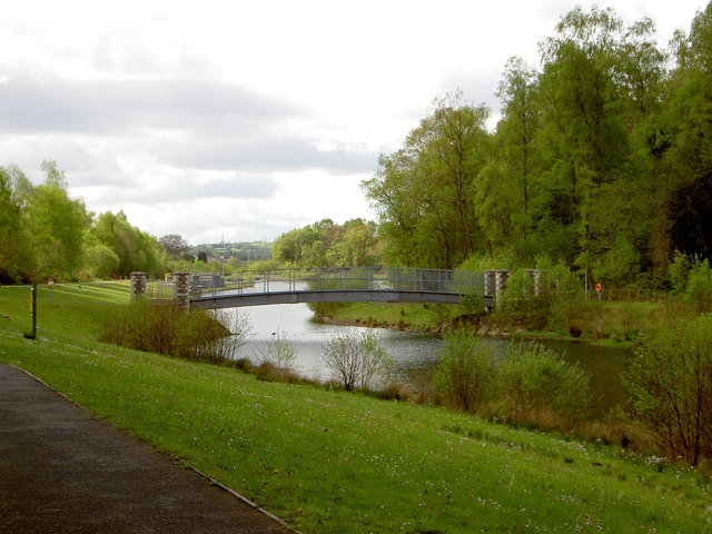 Bridge between the lakes