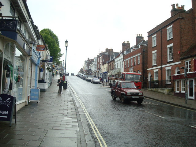 High Street, Lymington © Stacey Harris cc-by-sa/2.0 :: Geograph Britain ...