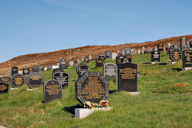 Gravir Cemetery © Stephen Branley cc-by-sa/2.0 :: Geograph Britain and ...