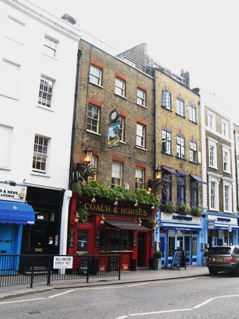 The Coach and Horses, Wellington Street,... © Mike Quinn cc-by-sa/2.0 ...