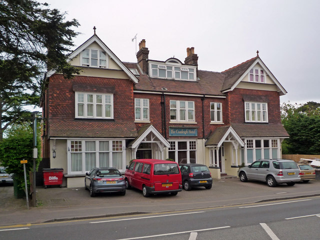 The Cranleigh Hotel © Ian Capper cc-by-sa/2.0 :: Geograph Britain and ...