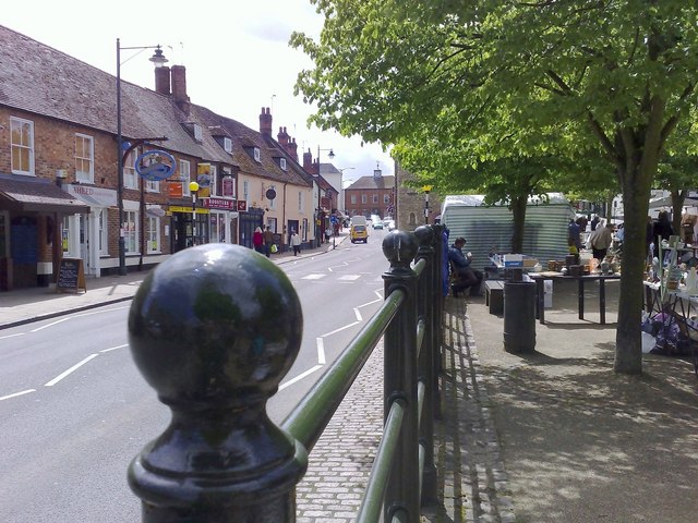 High Street, Buckingham © mick finn cc-by-sa/2.0 :: Geograph Britain ...