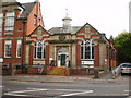 Newton-le-Willows, Library