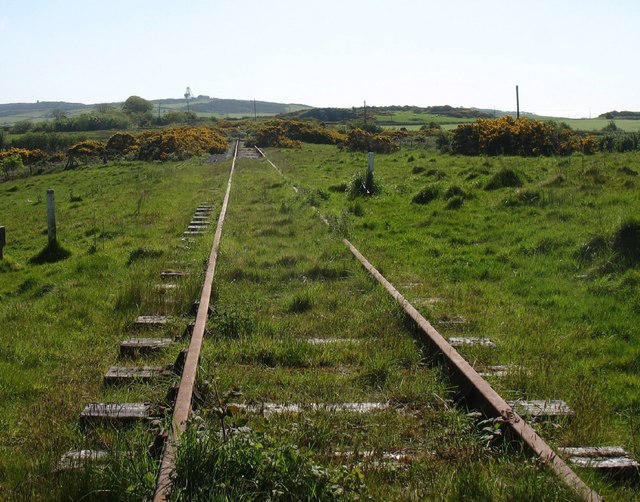 View east along the railway spur to the... © Eric Jones cc-by-sa/2.0 ...