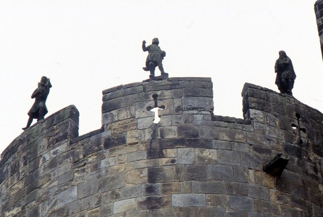 Alnwick Castle statues