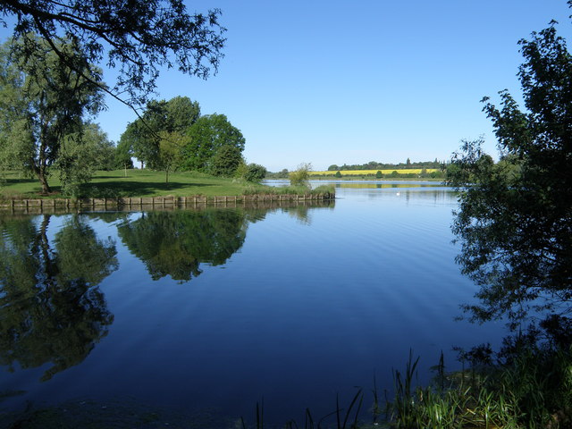 Lake in Ferry Meadows © Michael Trolove cc-by-sa/2.0 :: Geograph ...