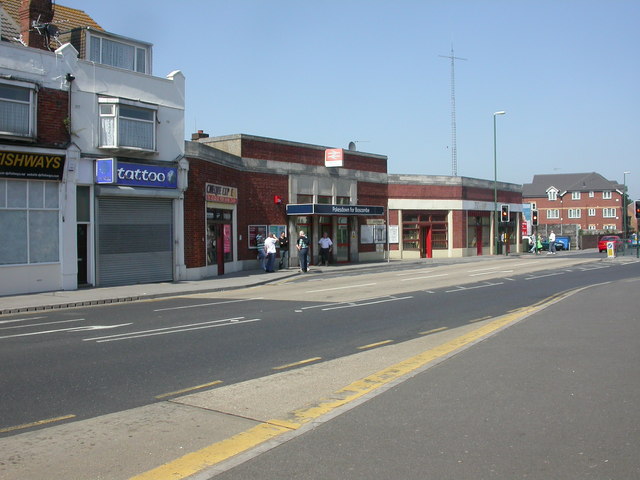 Pokesdown Station, renamed © Mike Faherty cc-by-sa/2.0 :: Geograph ...