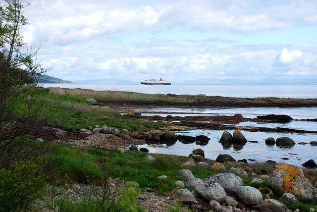 Shoreline at Corriegills Point