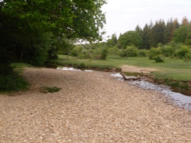 Linford: Linford Bottom © Chris Downer :: Geograph Britain and Ireland