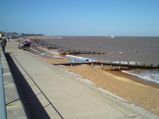 Old Felixstowe Beach © Tim Marchant cc-by-sa/2.0 :: Geograph Britain ...