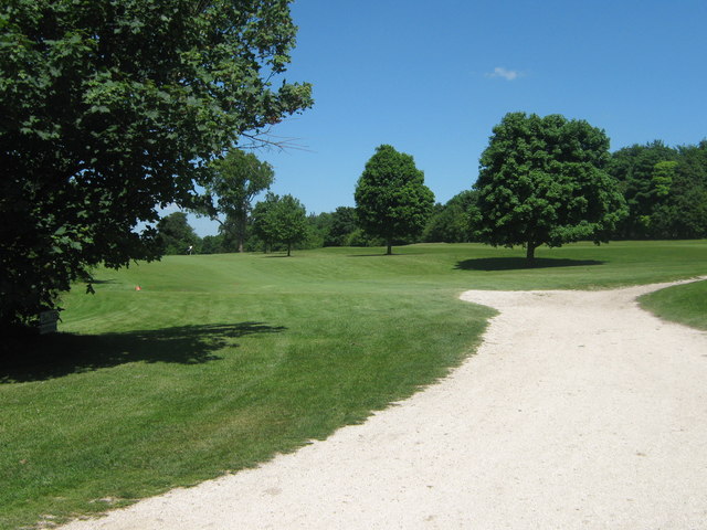 9th Tee in Darenth Valley Golf Course © David Anstiss cc-by-sa/2.0 ...