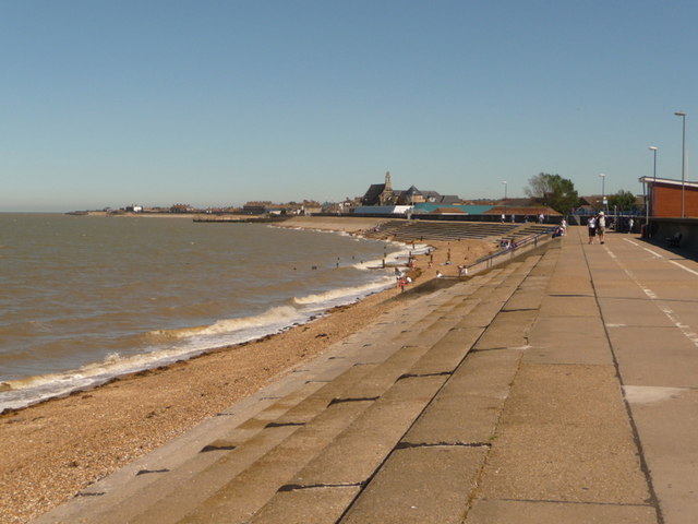 Sheerness: seafront promenade © Chris Downer cc-by-sa/2.0 :: Geograph ...