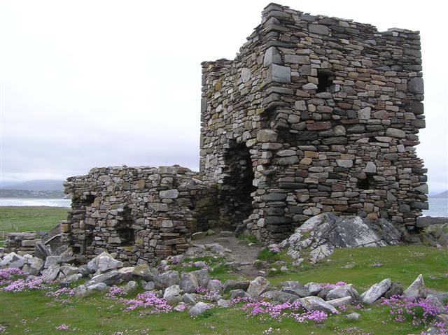 Carrickabraghy Castle, Doagh Island