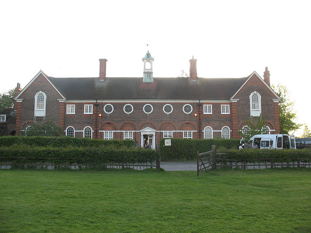 the-spec-centre-london-colney-stephen-craven-geograph-britain-and