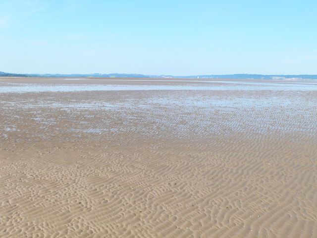 Traeth Lafan © Eirian Evans cc-by-sa/2.0 :: Geograph Britain and Ireland