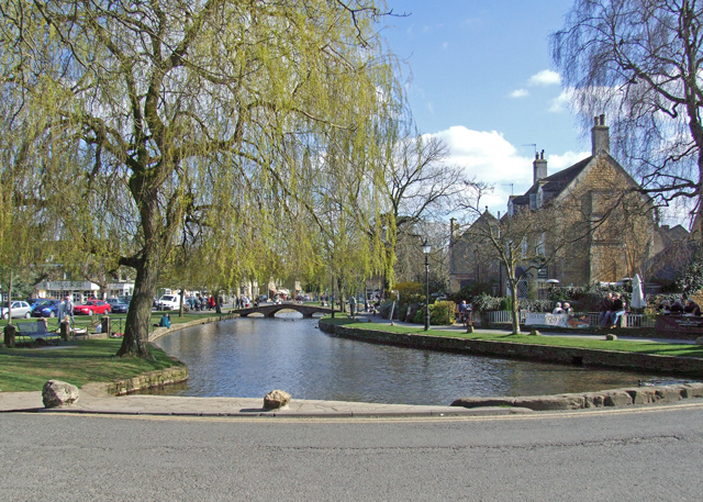 River Windrush © Dennis Turner :: Geograph Britain and Ireland