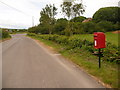 SY7191 : Stinsford: postbox № DT2 204 by Chris Downer
