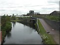 SO9298 : Wolverhampton, roving bridge by Mike Faherty